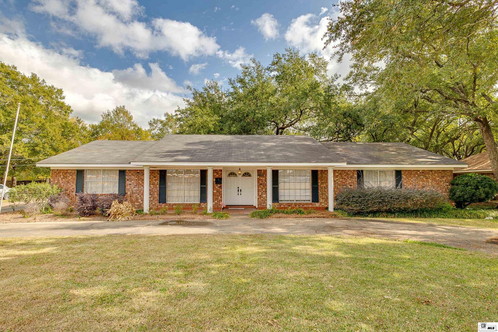 Property Photo: 2703 McDuff Drive LA 71295