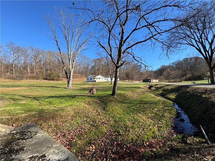 Property Photo: 2547 Winding Road WV 26104