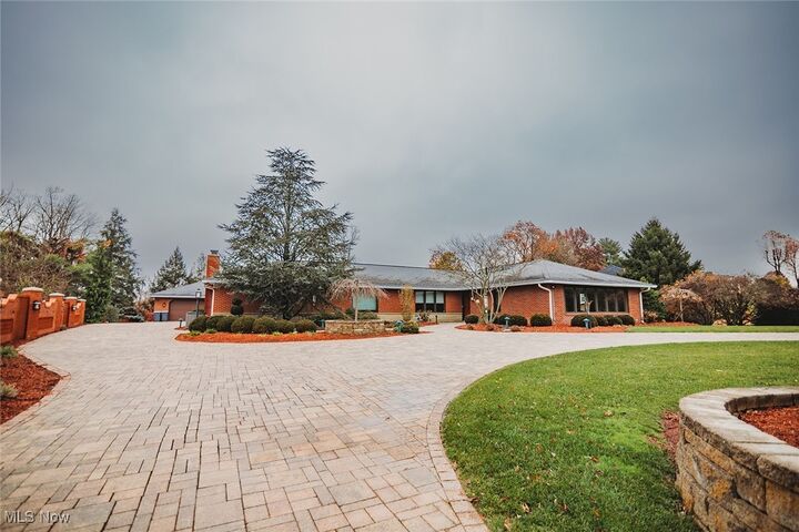 20 Meadowcrest Drive  Parkersburg WV 26104 photo