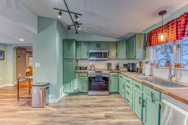 Property Photo:  28 Jodo Way  NH 03574 