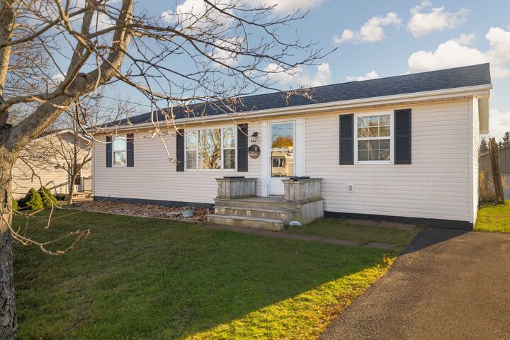 Property Photo:  23 Friar Drive  PE C1A 9L1 