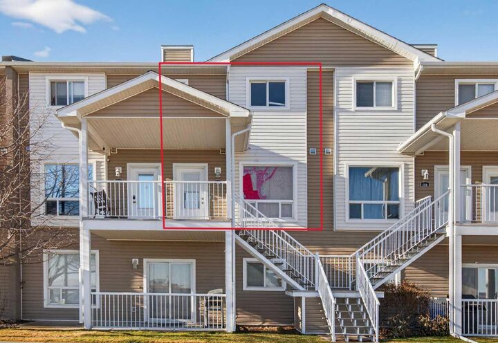 Property Photo:  120 Sunrise Terrace NE  AB T1V 0C2 