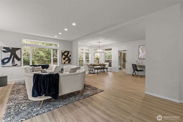 Property Photo:  22637 SE 44th Lane 1626  WA 98029 