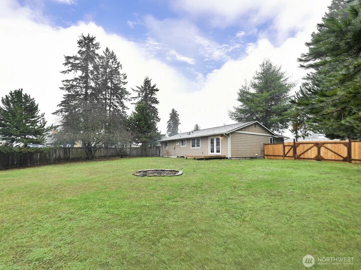 Property Photo: 108 Washington Court SE WA 98597