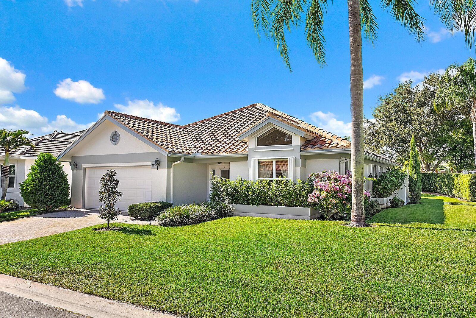 Property Photo:  7998 SE Hempstead Circle  FL 33455 