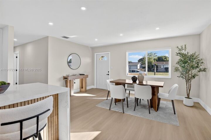 Property Photo: 2805 NW 210th Ter FL 33056