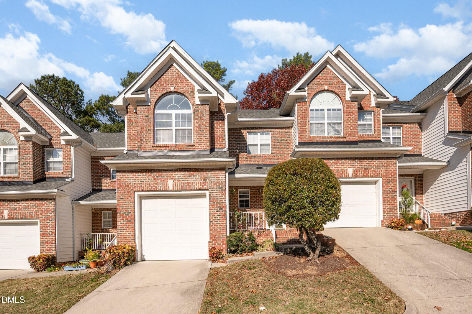 Property Photo: 118 Grande Meadow Way NC 27513