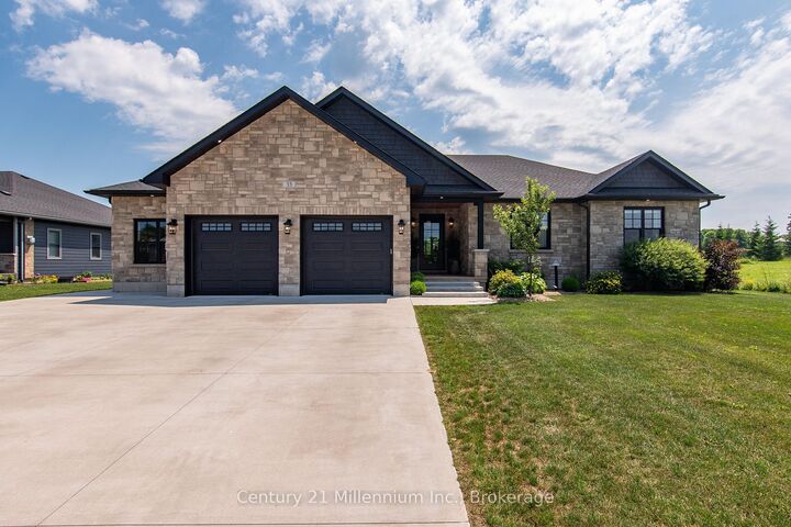 Photo de la propriété:  33 Nickason Drive  ON N0H 1A0 