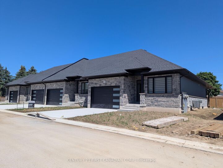 Property Photo:  32 Postma Crescent 8  ON N0M 1A0 