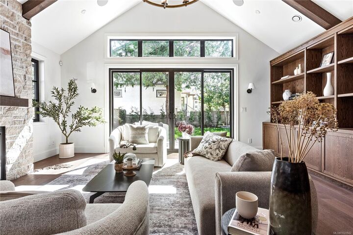 Property Photo:  2189 Beaverbrooke St  BC V8S 2W1 