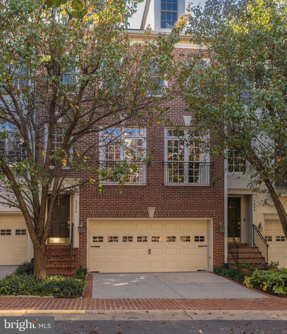 Property Photo:  7486 Carriage Hills Drive  VA 22102 