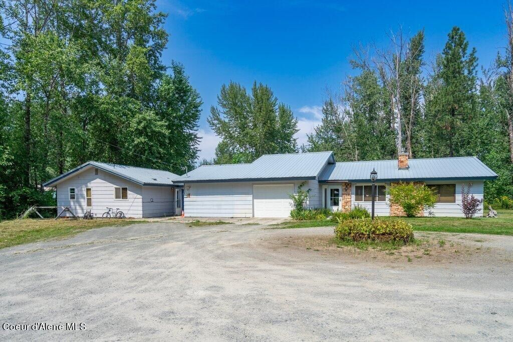 Property Photo:  33691-93 Id-200  ID 83864 