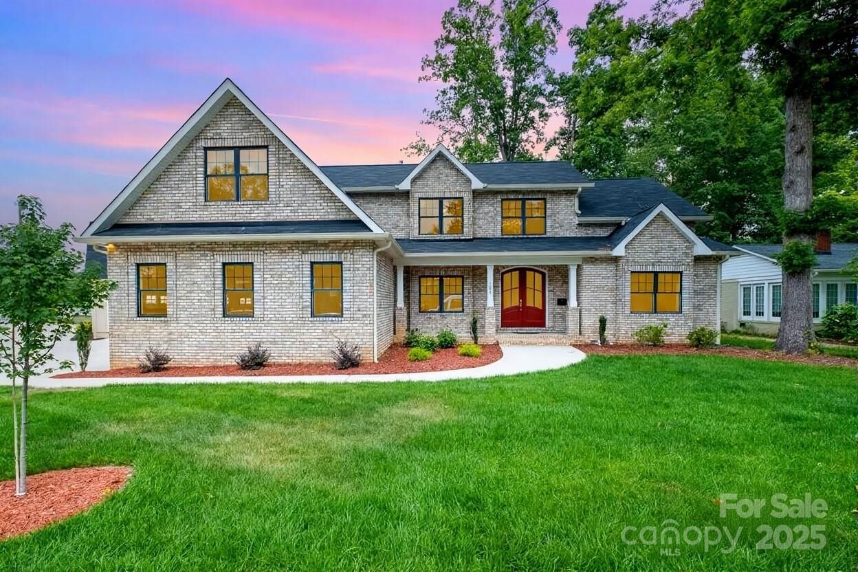 Property Photo:  101 McAlway Road  NC 28211 