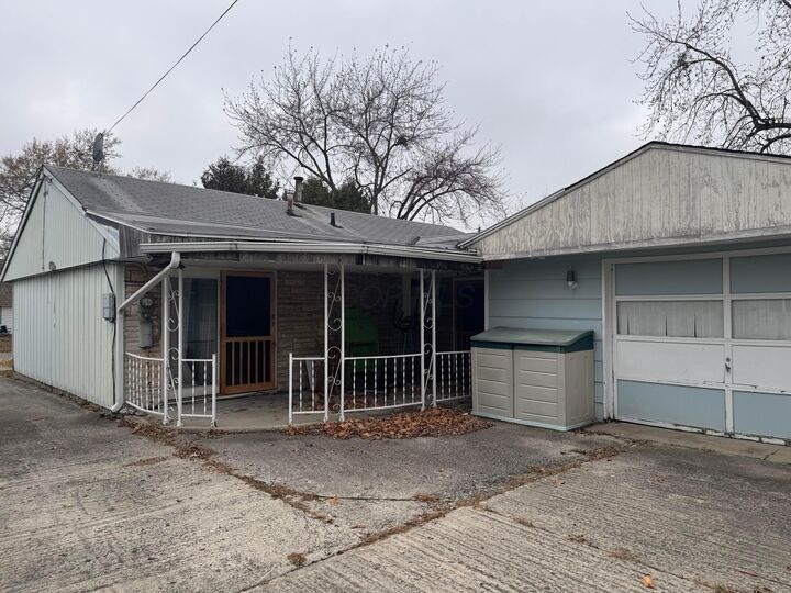 Property Photo:  570 W Lawn Drive  OH 43302 