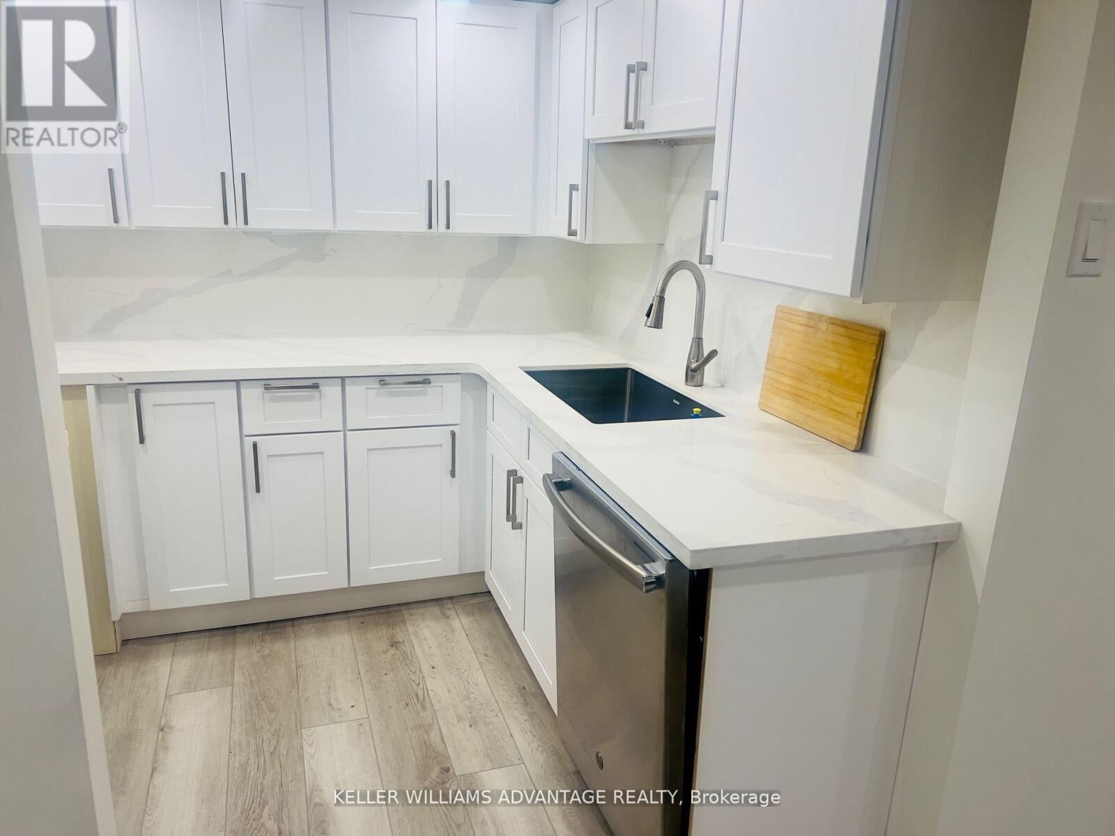 Property Photo: 580 Davenport Road 3 ON M5R 1K9