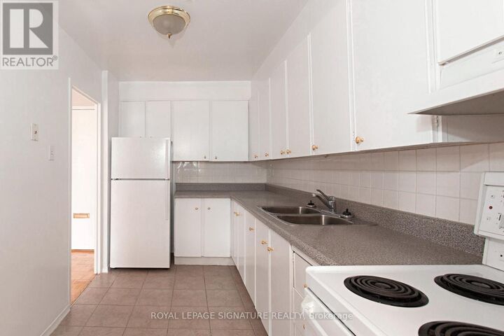 Property Photo:  525 Eglinton Avenue East 203  ON M4P 1N5 