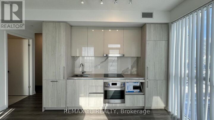 Property Photo:  225 Commerce Street 1102  ON L4K 0R1 