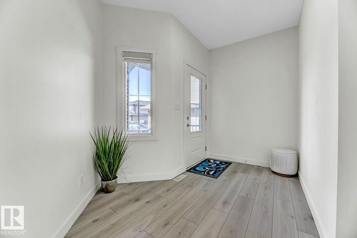 Property Photo:  513 Eagleson Wynd NW  AB T6M 0Y6 