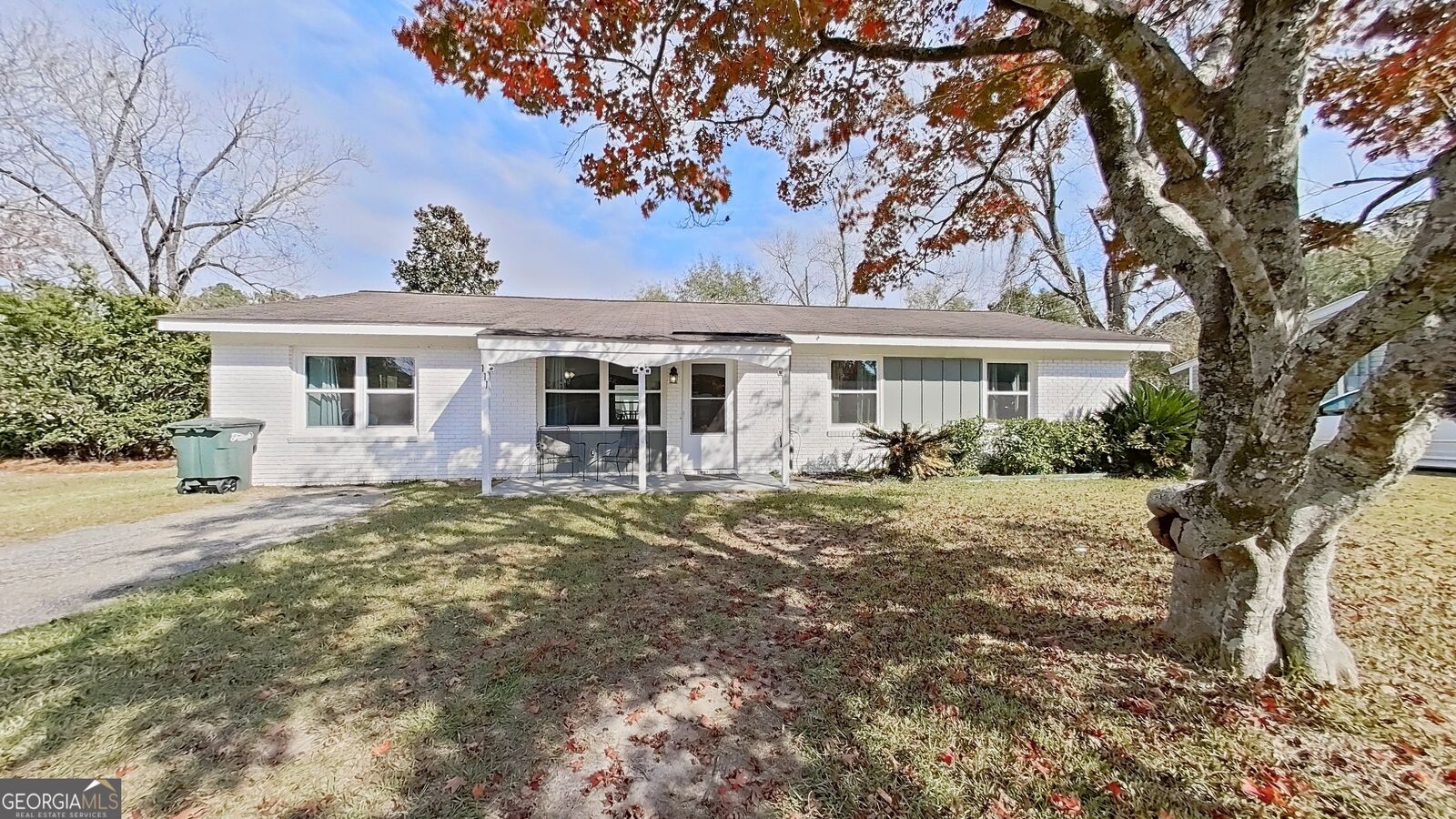 Property Photo:  111 Royal Avenue  GA 31792 