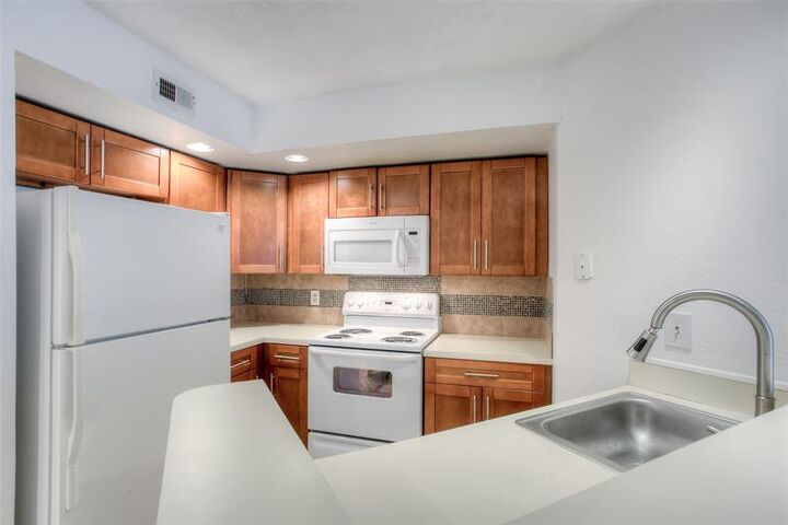 663 Vista Isles Dr 1714  Sunrise FL 33325 photo