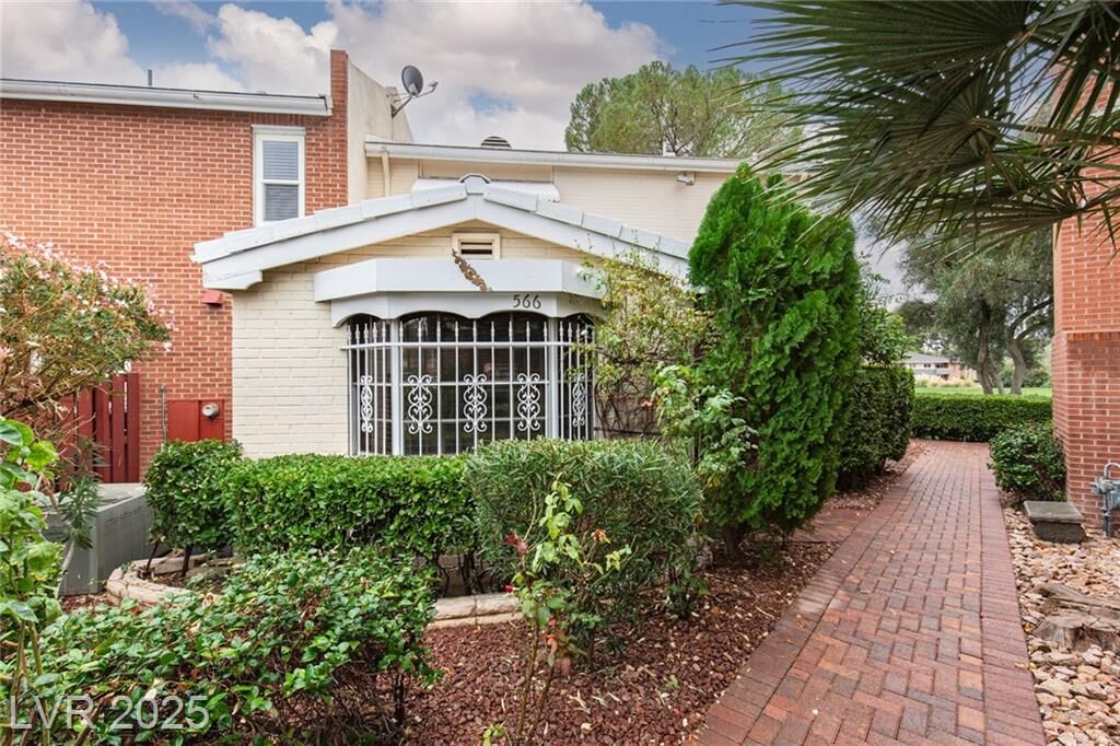 Property Photo: 566 Tam O Shanter NV 89109