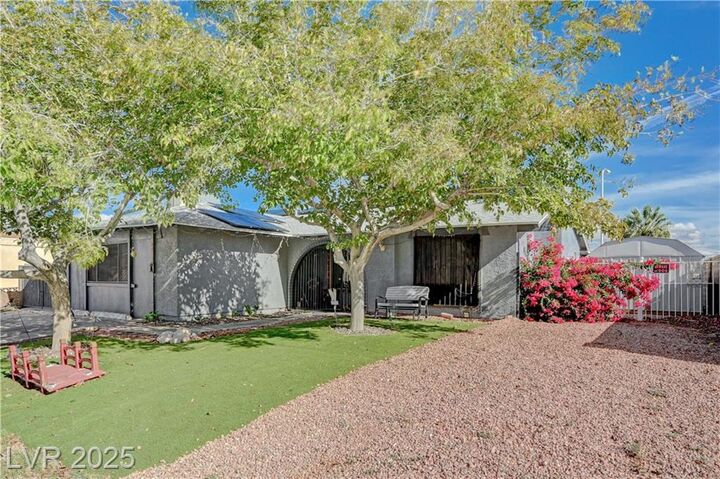 Property Photo: 4952 Roswell Street NV 89120