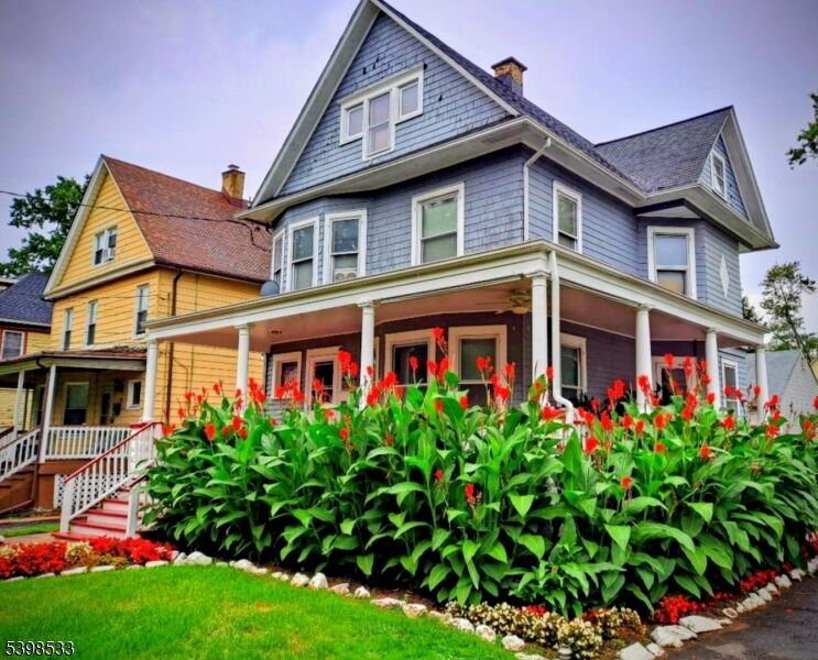 Property Photo:  962 W 6th St  NJ 07063 