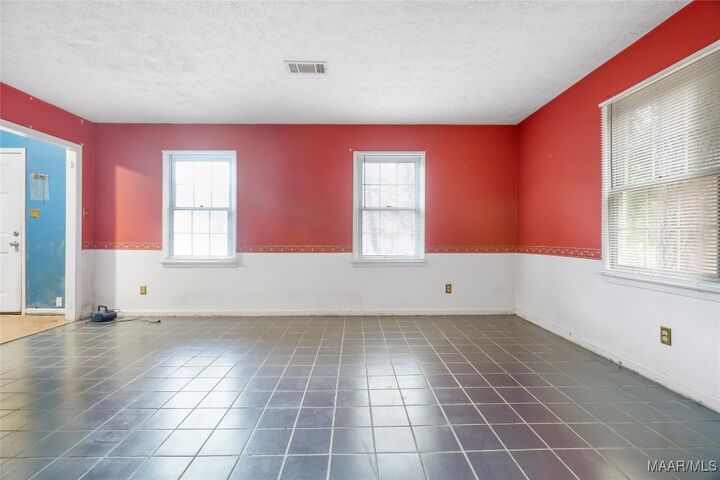 Property Photo:  708 Waverly Lane  AL 36067 