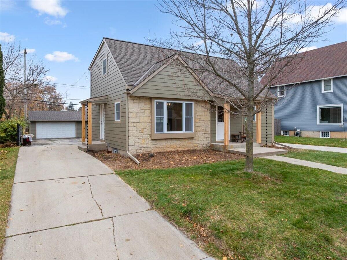 Property Photo: 1021 13th Ave WI 53024