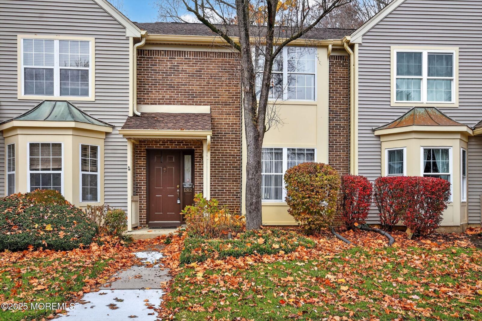 Property Photo:  1312 Juniper Court  NJ 08852 