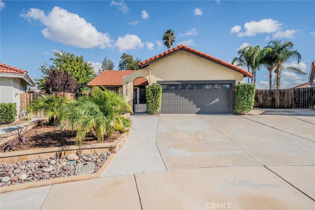 Property Photo:  39680 Rowan Court  CA 92563 