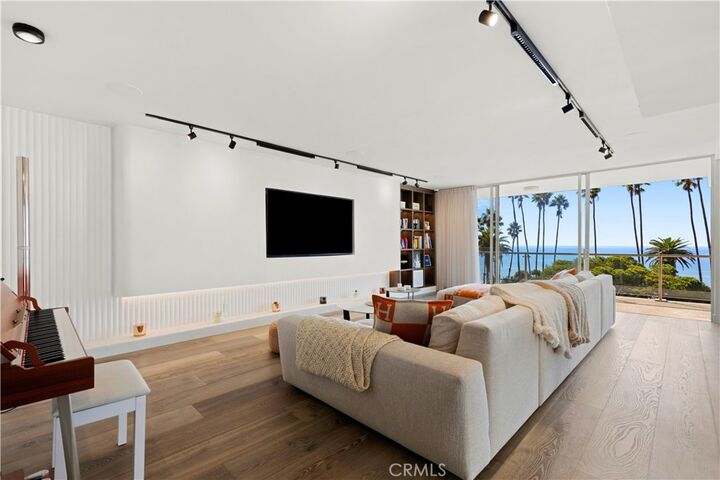 Property Photo:  535 Ocean Avenue 6A  CA 90402 