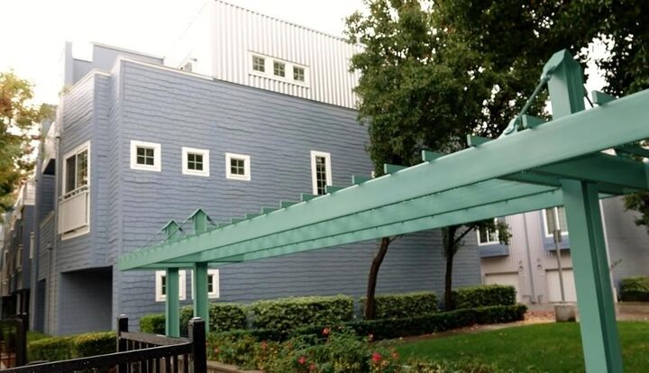 Property Photo:  423 Harriet Lane  CA 95605 