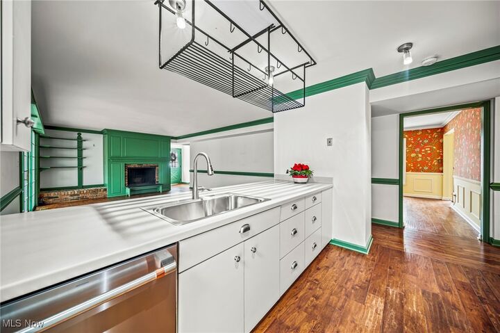 Property Photo:  754 Oakwood Drive  OH 44040 