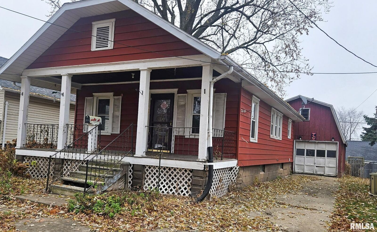 Property Photo:  649 Dean Street  IL 61520 