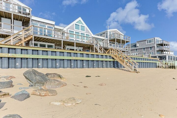 Property Photo:  535 Commercial St 2  MA 02657 