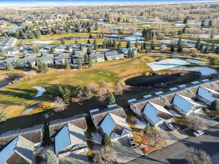 Property Photo:  604 Riverside Drive NW  AB T1V 1S8 