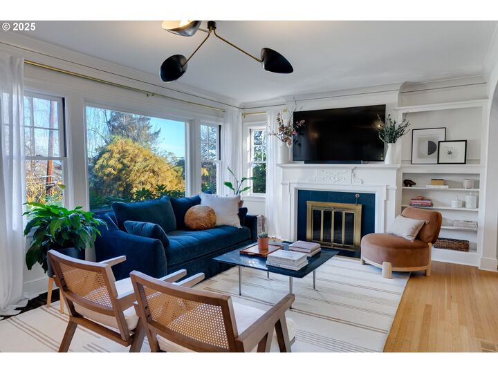 Property Photo:  1696 SW Montgomery Dr  OR 97201 