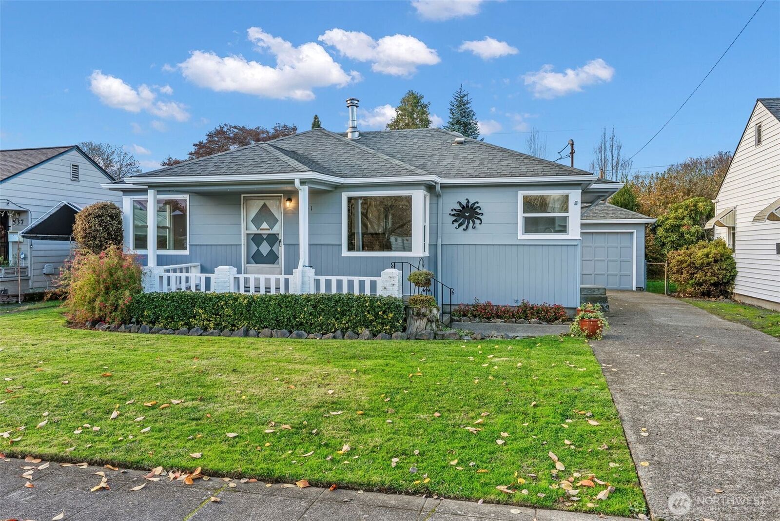 Property Photo:  541  24th Ave.  WA 98632 