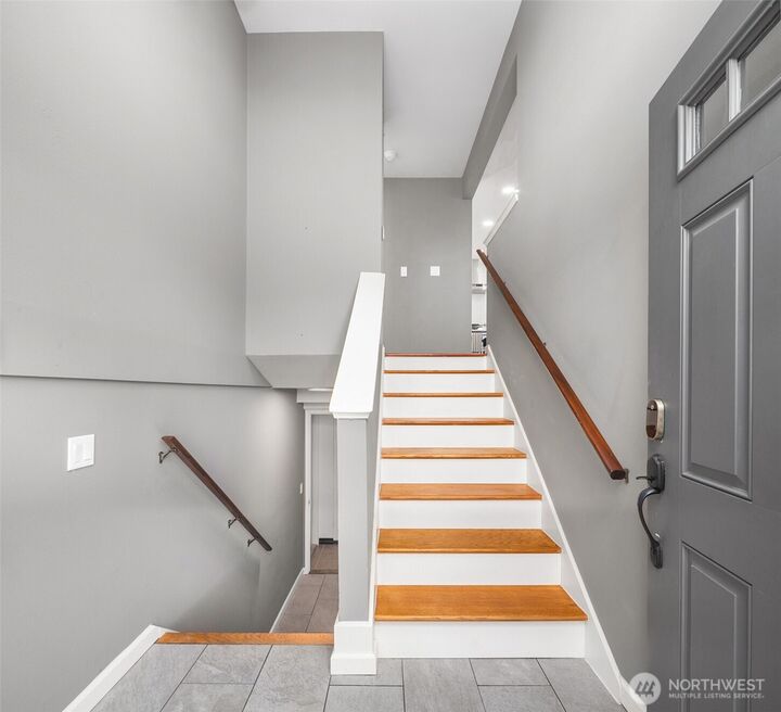 Property Photo:  1221  Coronado Place  WA 98020 