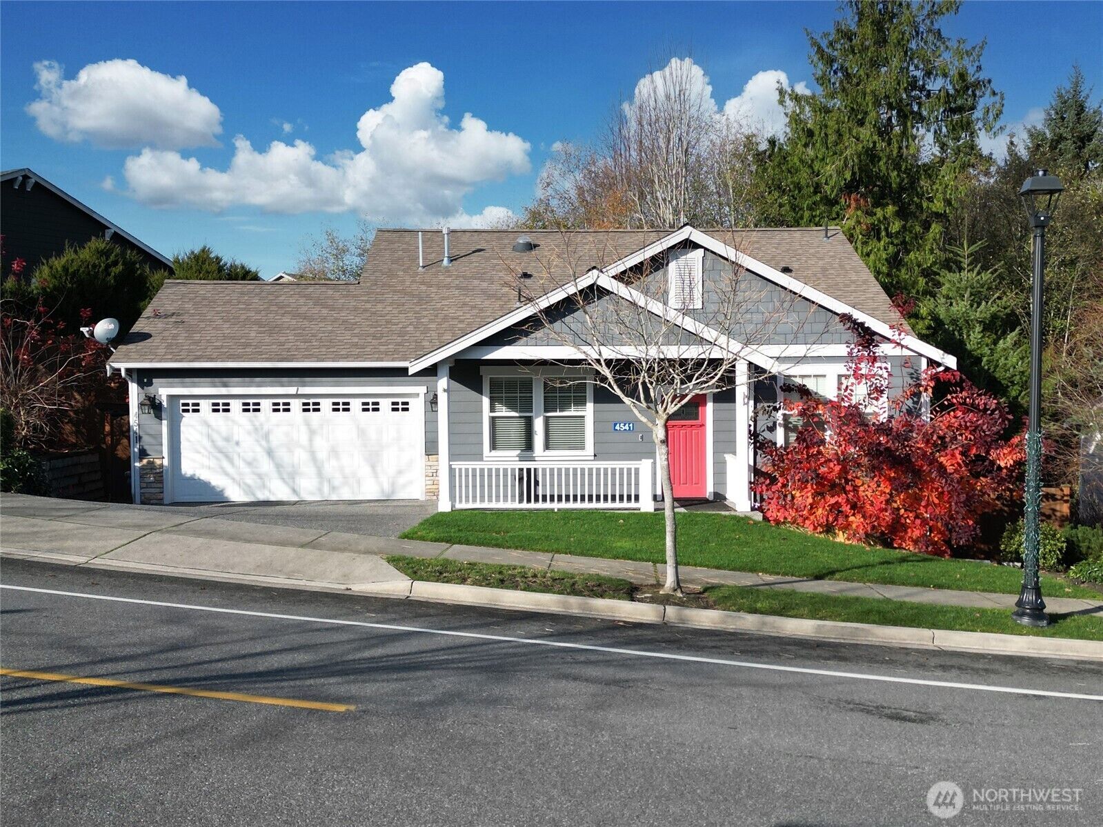 Property Photo:  4541 E Broadway Street  WA 98274 