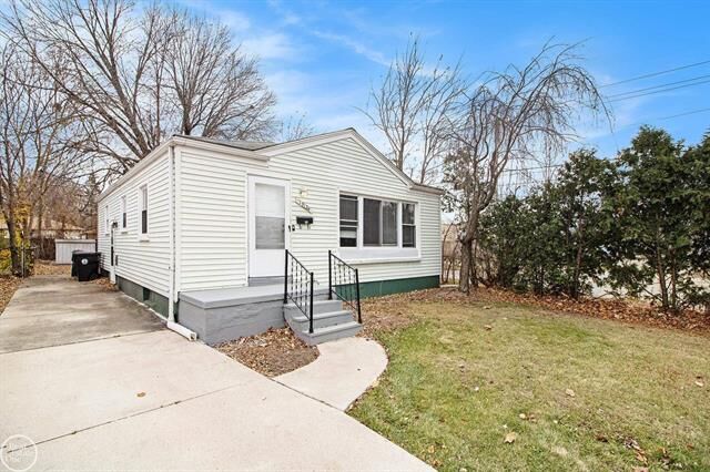 Property Photo:  19134 Macarthur Street  MI 48240 
