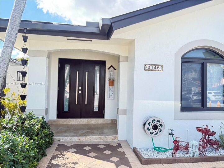 Property Photo:  2146 SW 103rd Pl  FL 33165 