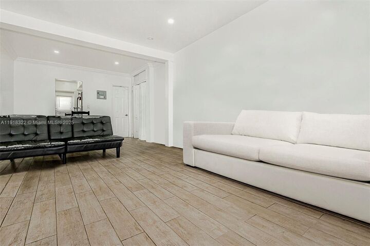 Property Photo:  719 Euclid Ave 3  FL 33139 