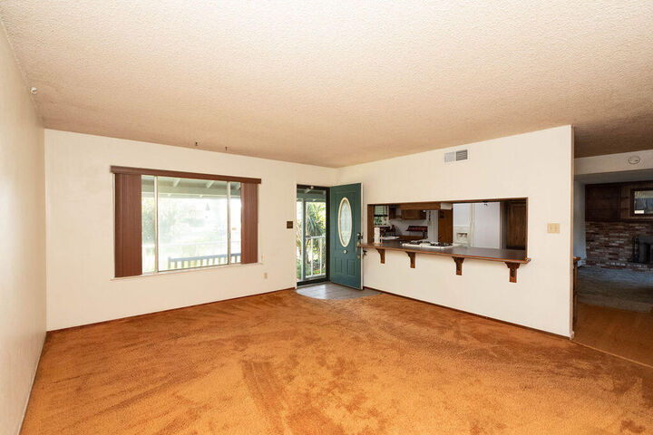 Property Photo:  1534 W Canary Drive  CA 93291 