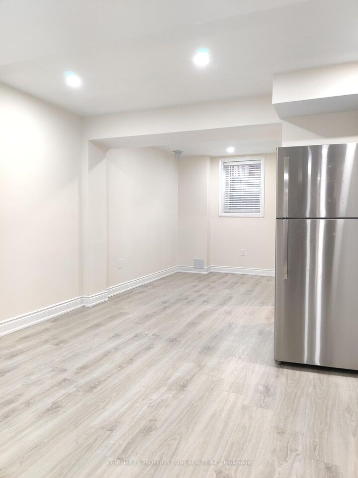 Property Photo: 67 Lanark Circle Bsmt ON L6X 5L5