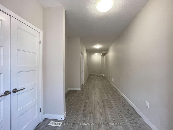 Property Photo:  856 West Village Square 856  ON N6H 0J7 