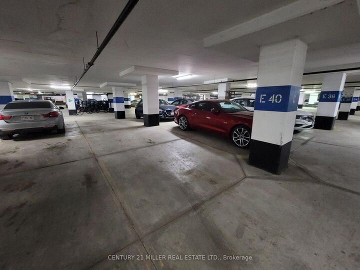 Property Photo:  8 York Street  ON M5J 2Y2 