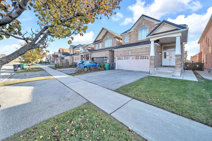 Property Photo: 342 Panhellenic Drive ON L5W 0B9