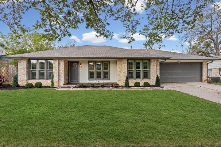 11004 Rustic Manor Lane  Austin TX 78750 photo